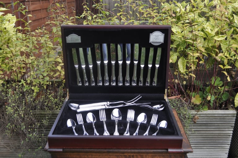 image for Guy Degrenne (France) canteen of cutlery