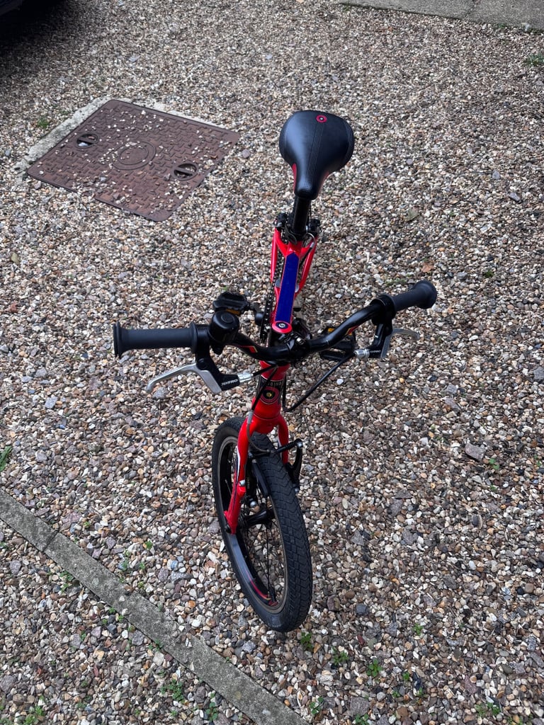 Wiggins Macon 16 inch kids bike