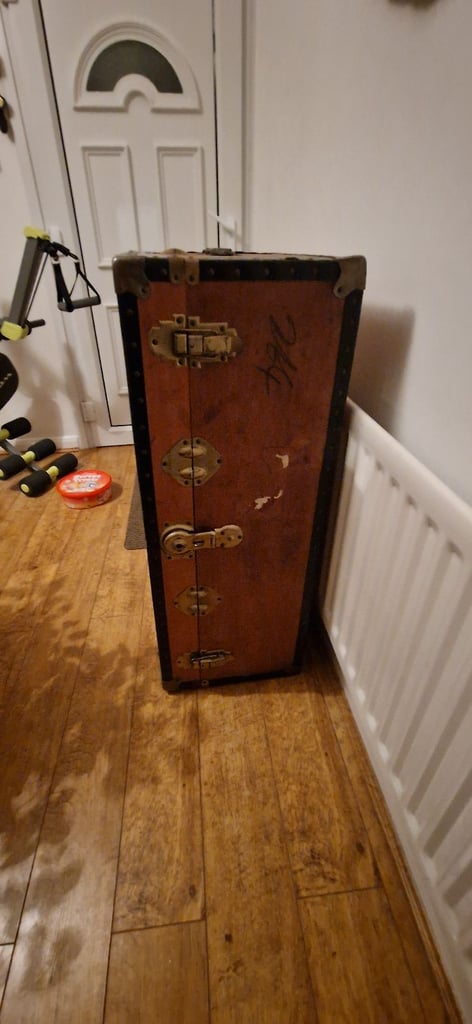 Large Chest / Overpond Trunk 1940s wood Metal Storage / Coffee Table 36"