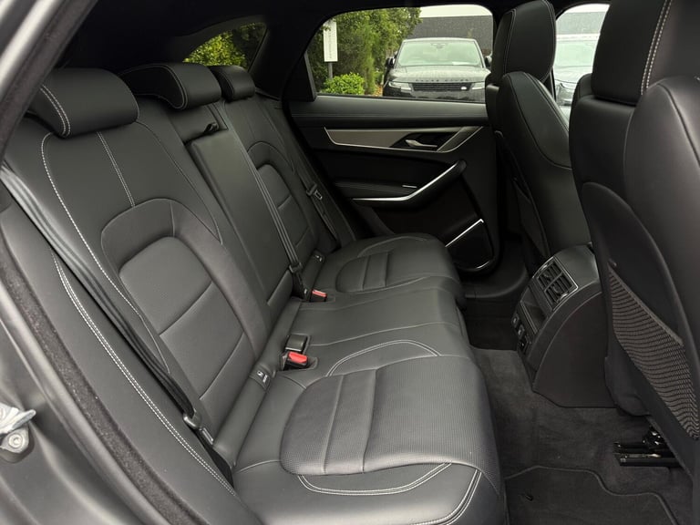 2024 Jaguar F-Pace 2.0 D200 MHEV R-Dynamic SE Black SUV 5dr Diesel Auto AWD Euro 6 (s/s) (204  ES...