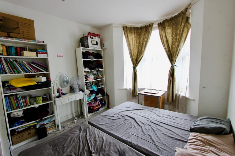 E6 Spacious GROUND FLOOR 1 bed flat with PRIVATE GARDEN. AVAILABLE NOW. Ideal for EAST HAM