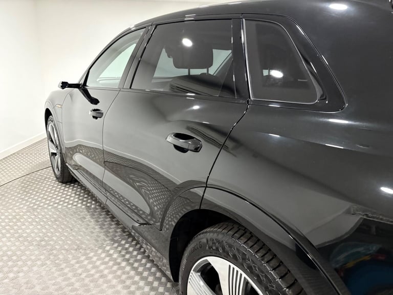  Audi e-tron 55 Launch Edition Auto quattro 5dr 95kWh Electric Automatic