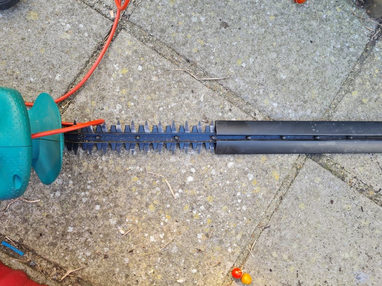 Bosch hedge cutter 