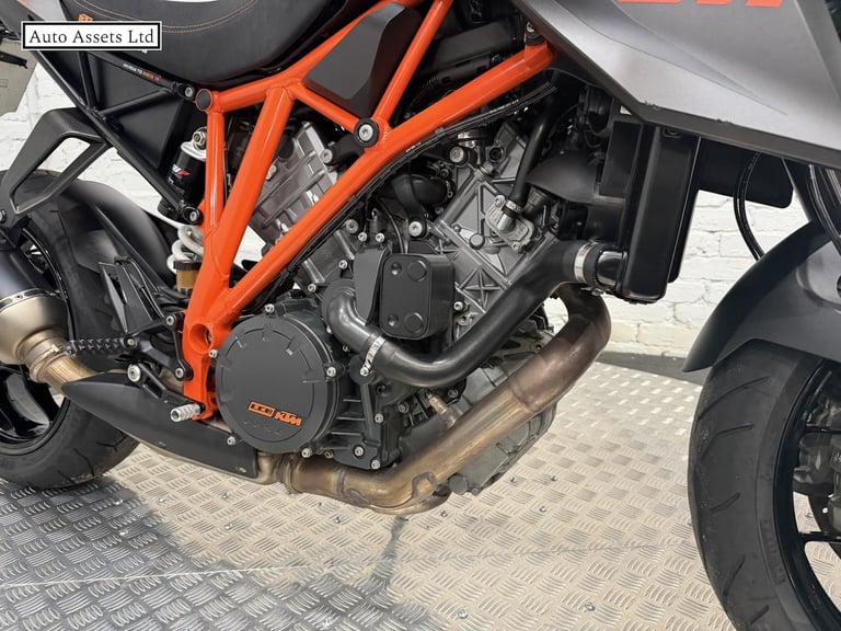 2016 KTM 1290 Super Duke R 1290 Naked Petrol Manual (172 ps) Naked Petrol Manual