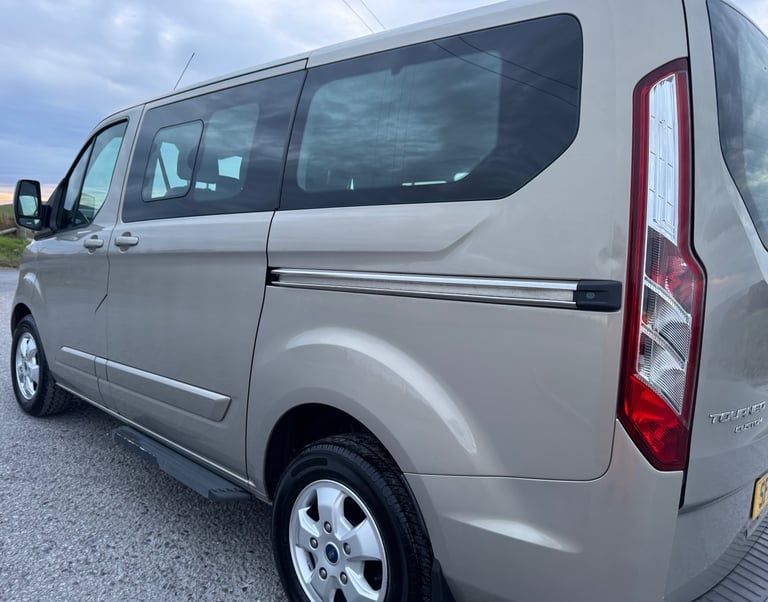 FORD TRANSIT CUSTOM TOURNEO 