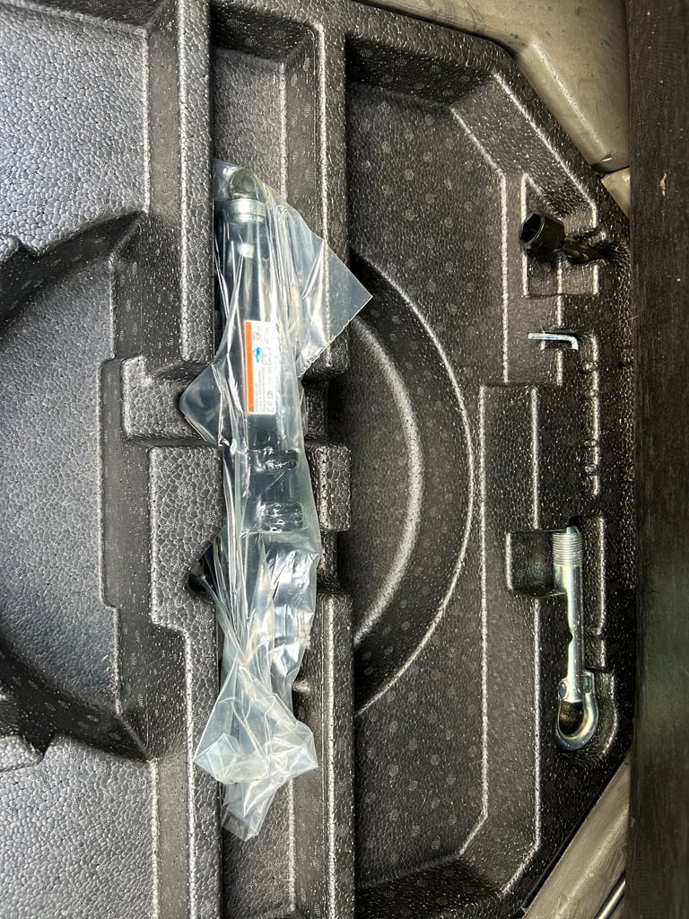 Toyota, AVENSIS, saloon2016, Manual, 1598 (cc), 5 doors