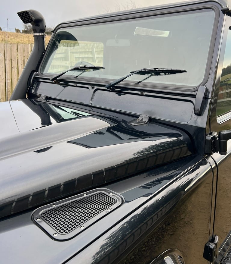 2011 - 61 Land Rover Defender 90 2.2 TDCi XS 4WD SWB Euro 5 WINDOW VAN Diesel