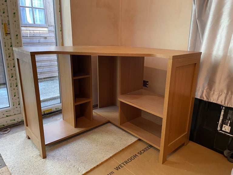 Corner desk 