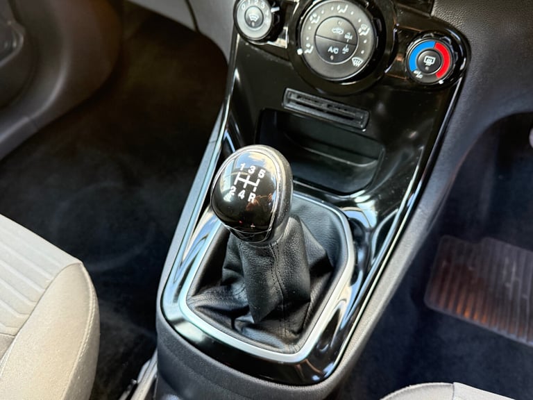 2013 Ford Fiesta 1.25 82 Zetec 5dr HATCHBACK Petrol Manual