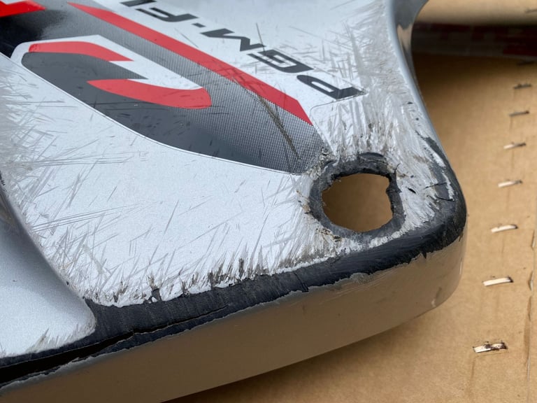 Damaged CBR 600 F4i fairing & 2 front fenders / mudguards for donor / repair