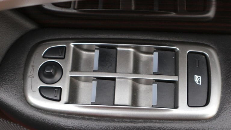 JAGUAR XF 2.2d Portfolio Sportbrake Auto Euro 5 (s/s) 5dr 2015