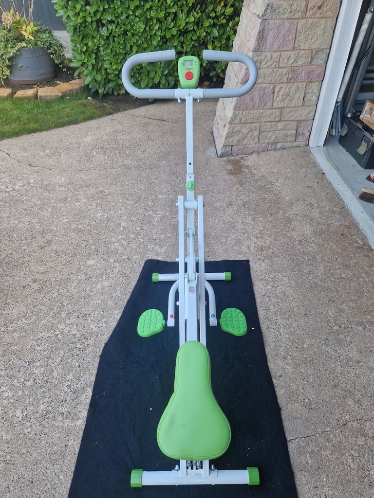 Sunny Row and Ride Machine