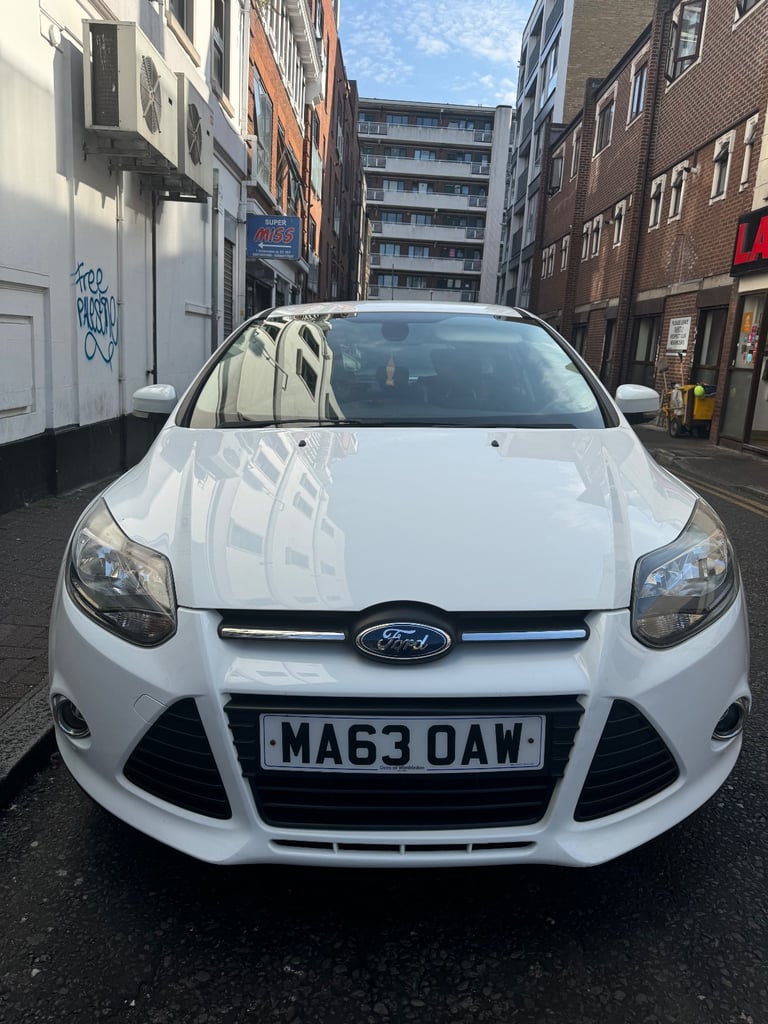 Ford, FOCUS, Hatchback, 2013, Manual, 998 (cc), 5 doors