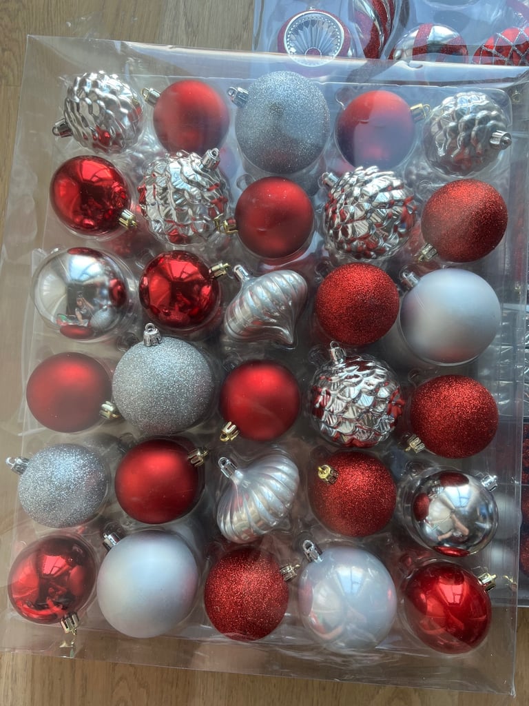 Christmas Tree (6ft), Decorations & storage - brand new never used RRP £200