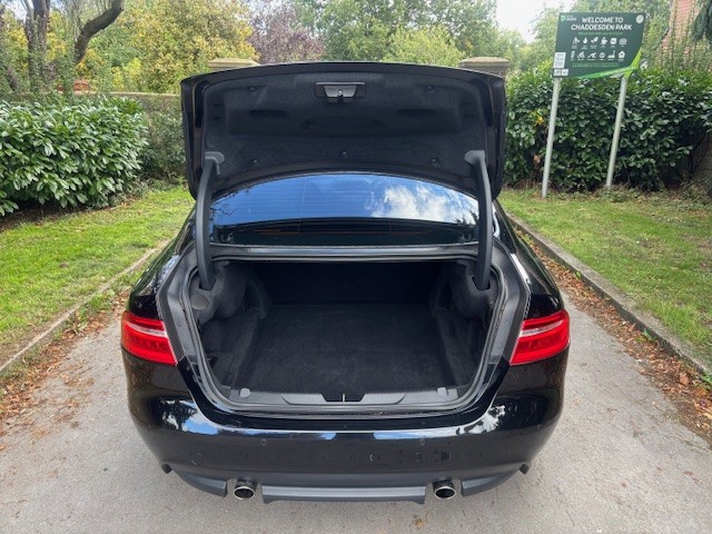JAGUAR XE 2.0 i R-Sport Black Auto Petrol 2017