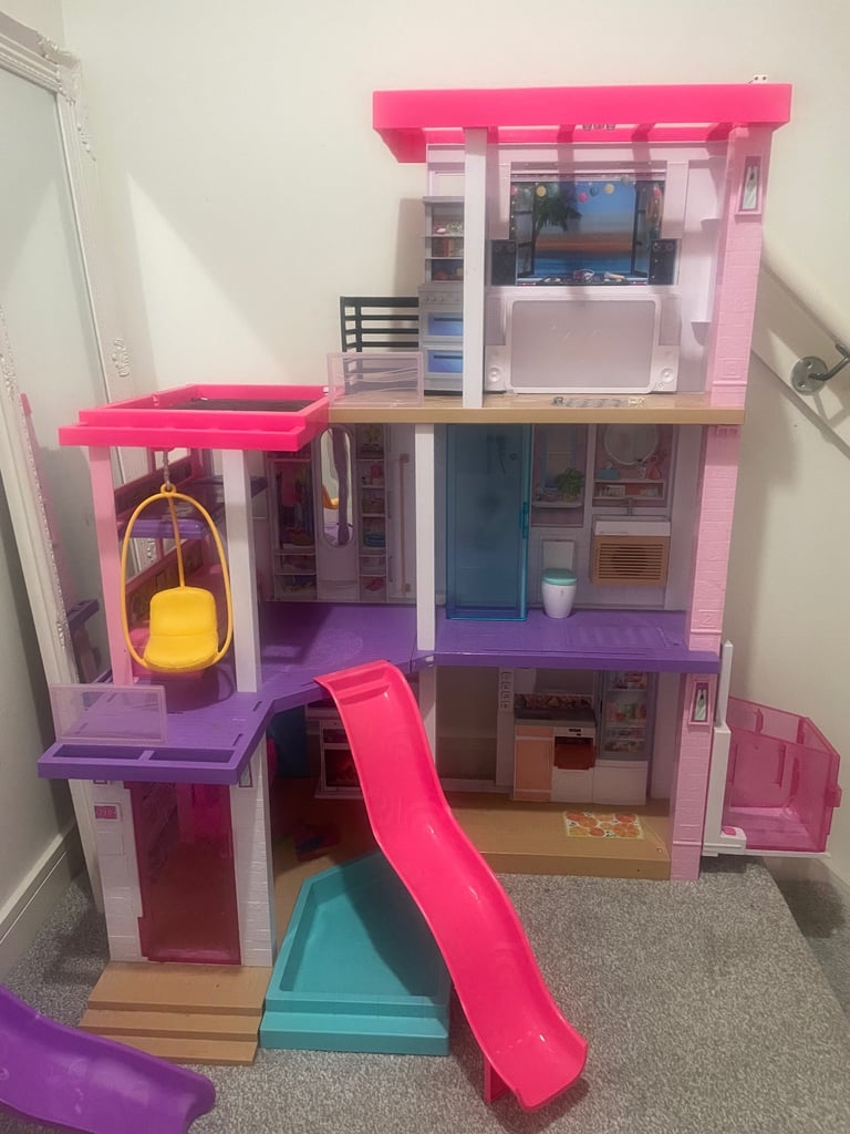 Barbie dream house 