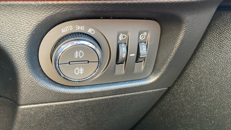 2021 Vauxhall Mokka 100kW SRi Nav Premium 50kWh 5dr Auto Electric Hatchback Hatchback Electric Au...