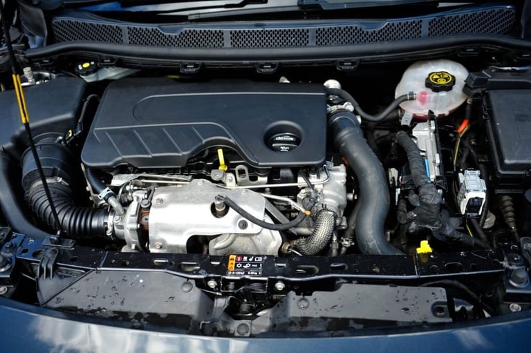 2016 VAUXHALL ASTRA 1.6 CDTI BLUEINJECTION SRI HATCHBACK 5DR DIESEL MANUAL EURO6