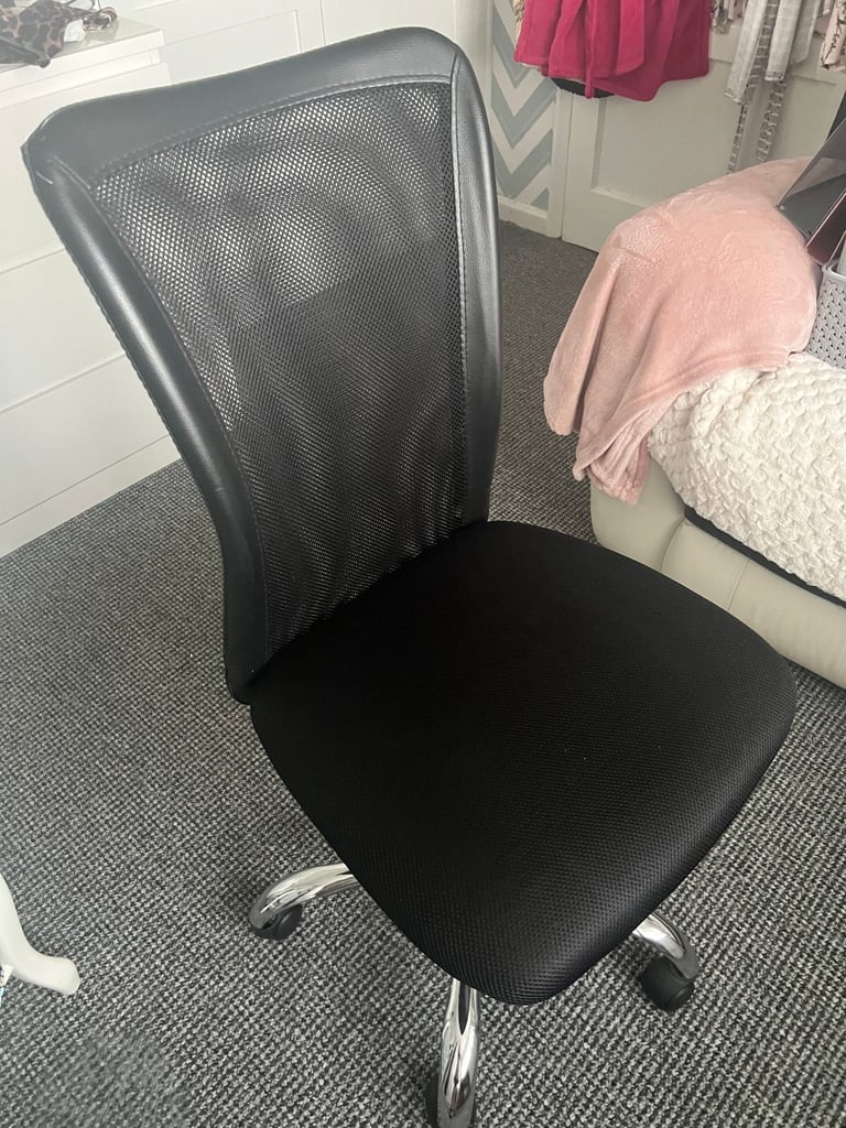 IKEA "Micke" Desk & Swivel Ergonomic Chair Like New
