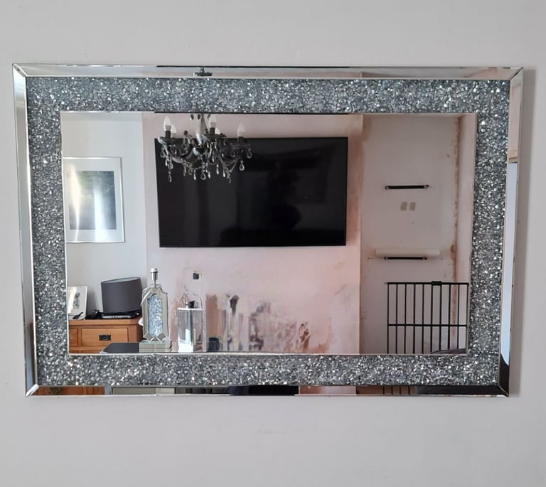 Furniture bundle. Sideboard,mirror,lamp,ornament 