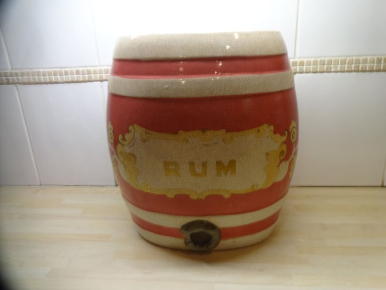 VINTAGE IRONSTONE RUM / GIN BARRELS 