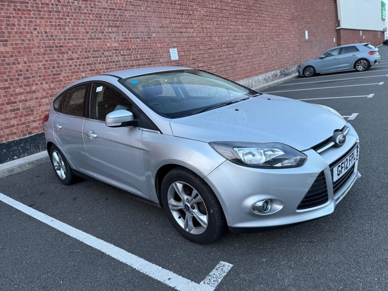  Ford Focus 1.6 Zetec Powershift Euro 5 5dr Petrol Automatic