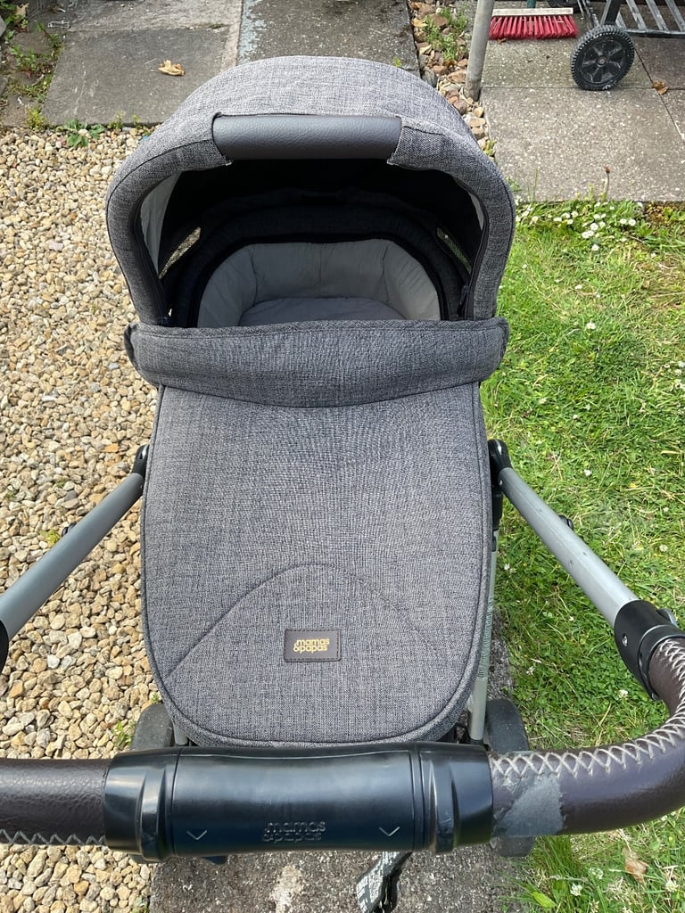 Mamas & Papas Flip XT2 pushchair