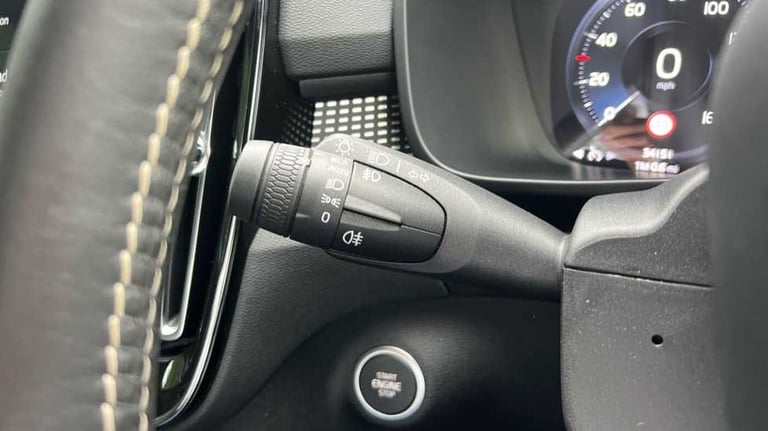 2019 Volvo XC40 2.0 T5 R DESIGN Pro 5dr AWD Geartronic SUV Petrol Automatic