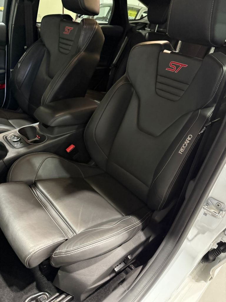 2013 Ford Focus 2.0T EcoBoost ST-3 Hatchback 5dr Petrol Manual Euro 5 s/s 250 ps Top Spec  Hatchb...