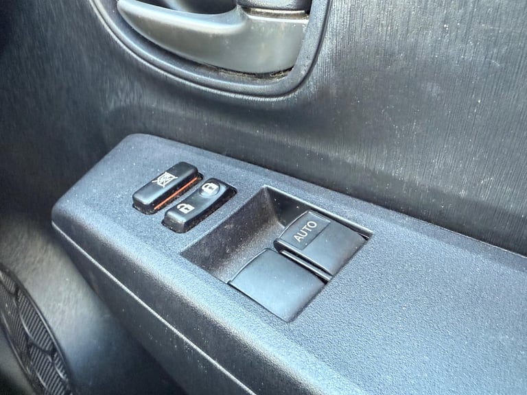 2013 Toyota Yaris 1.3VVT-I TR 5dr Hatchback Petrol Manual