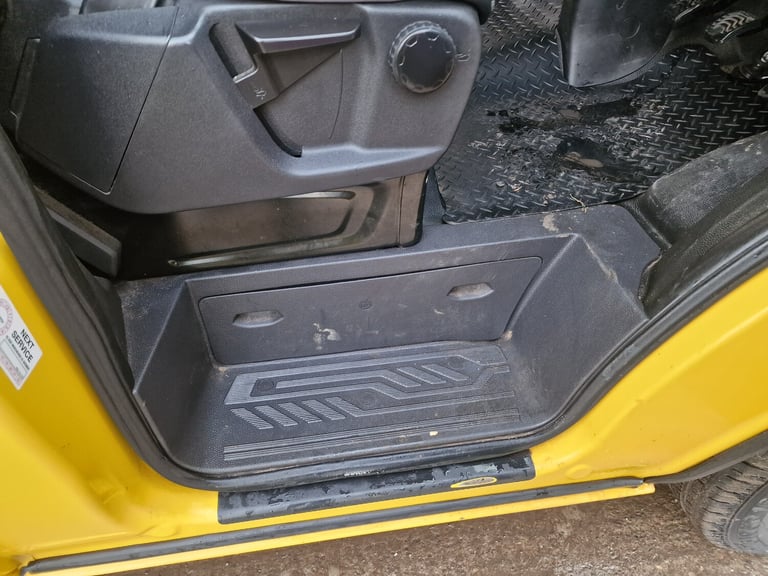 2017 Ford Transit Custom  Yellow  Drives Perfect  10m MOT  Ex AA  ULEZ