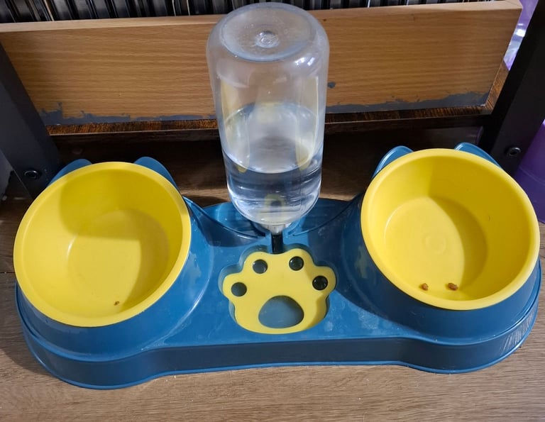 Double cat bowl 