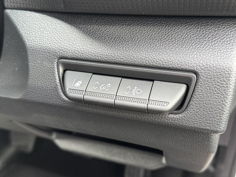 2025 Renault Trafic 130ps LL30 130 Advance 6 Seat with Air Con, Cruise, Rear Sensors &amp; Delive...