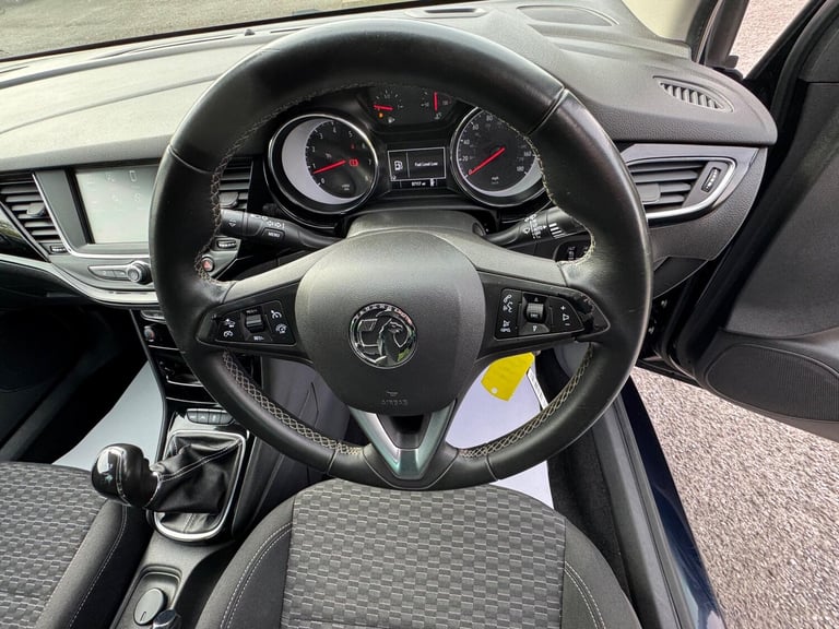 2018 Vauxhall Astra 1.4i Turbo SRi Euro 6 5dr HATCHBACK Petrol Manual