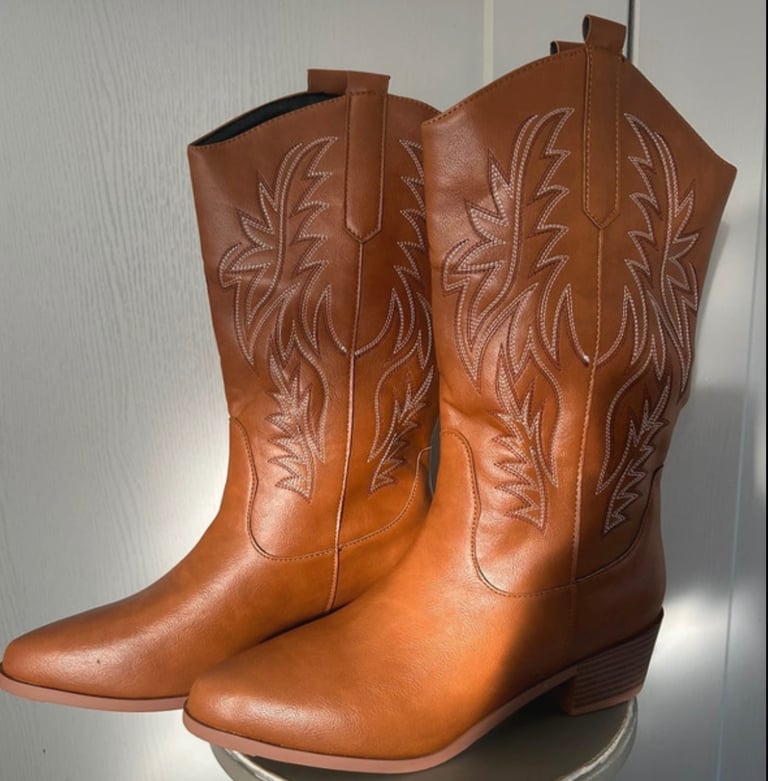 Brand new cowboy boots size 6 