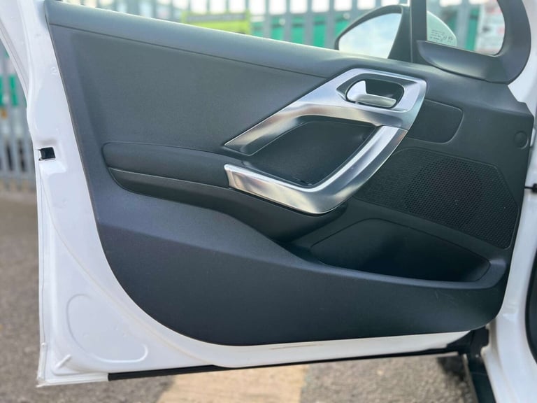 2017 Peugeot 2008 1.6 BlueHDi 120 Allure 5dr HATCHBACK DIESEL Manual