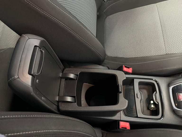 2018 Vauxhall Grandland X 1.2 Turbo SE Euro 6 (s/s) 5dr HATCHBACK Petrol Manual