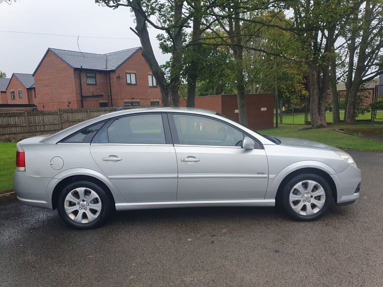2007 Vauxhall Vectra 1.8i VVT Design 5dr HATCHBACK Petrol Manual