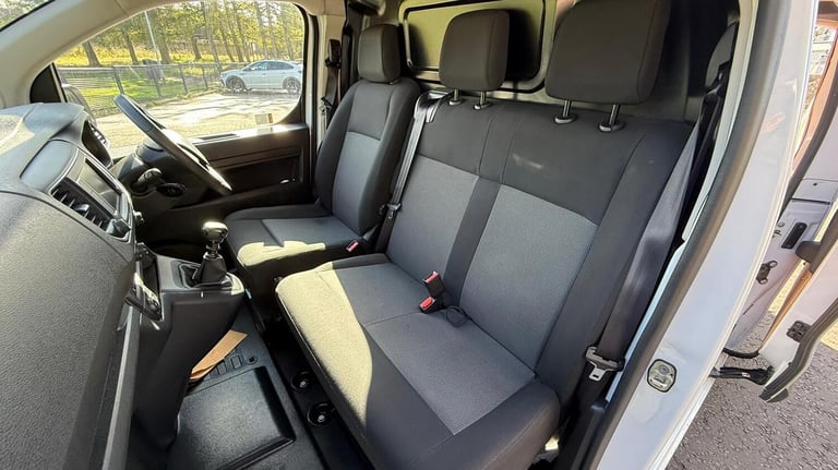 PEUGEOT EXPERT 1.5 BlueHDi 1000 Professional Premium + 2023