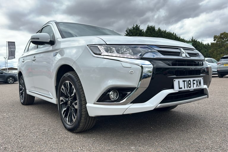  Mitsubishi Outlander PHEV 2.0h 12kwh 4hs Suv 5dr Petrol Plug In Hybrid CVT 4wd