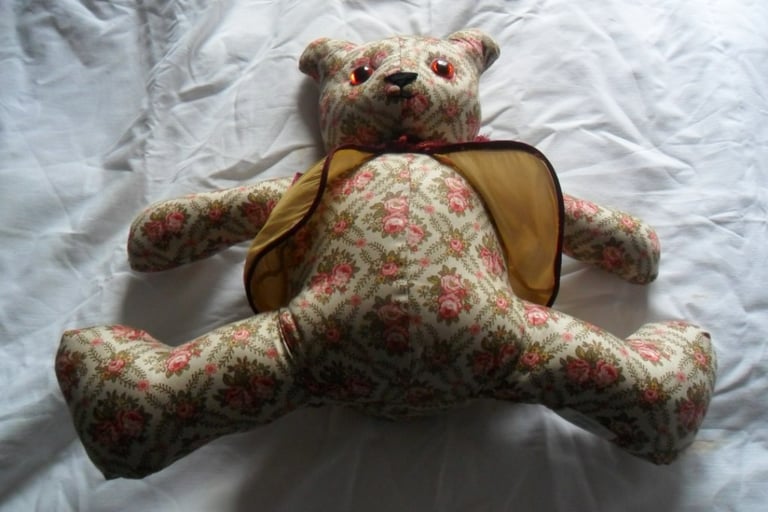 GREAT BEAR HAND STITCHED RED EYES 32 cm high