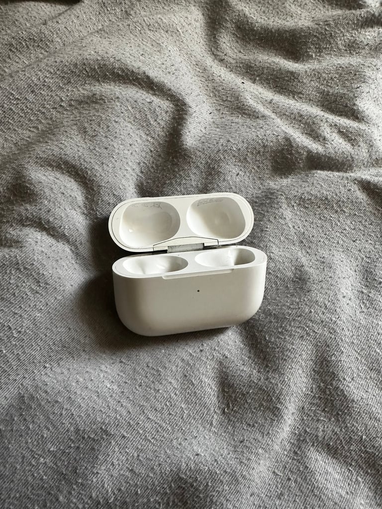 Genuine Apple AirPods Pro Wireless Charging Case