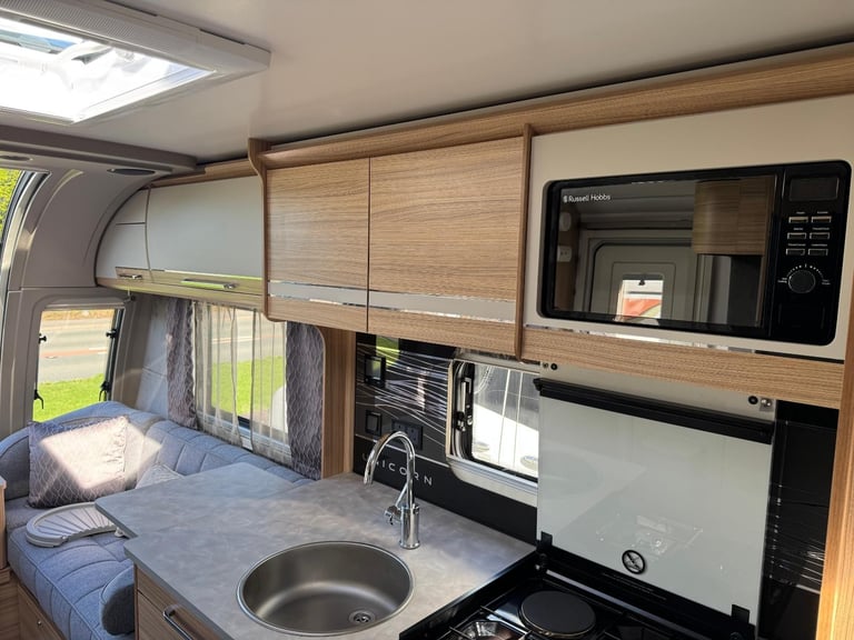 2024 Bailey Unicorn Cadiz - 4 berth - Fixed single beds 