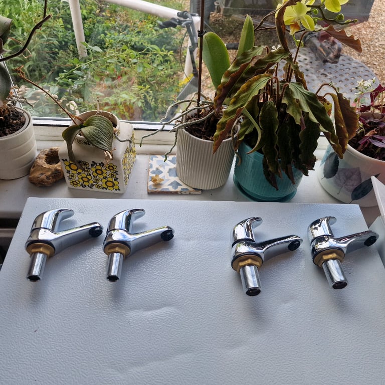 💖Brand new bath and sink taps💖