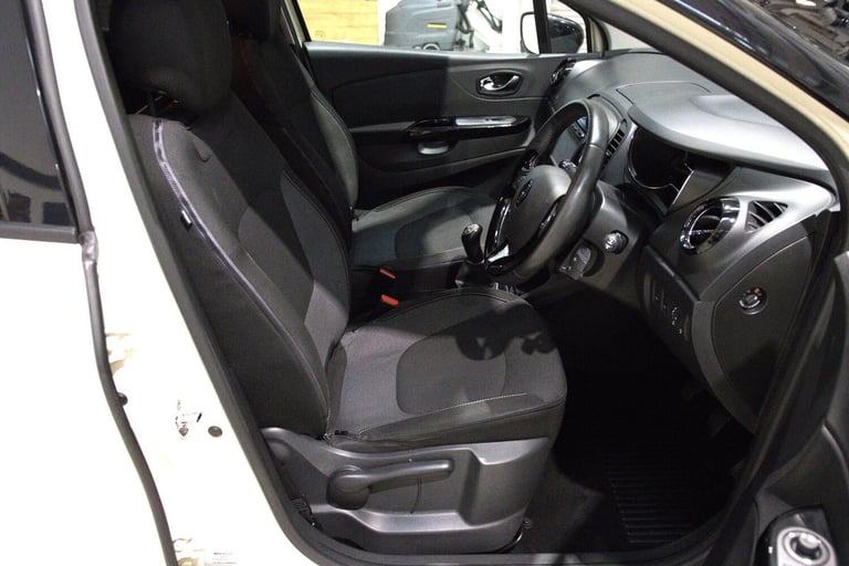 2016 Renault Captur 1.5 dCi ENERGY Dynamique S Nav Euro 6 (s/s) 5dr HATCHBACK Diesel Manual