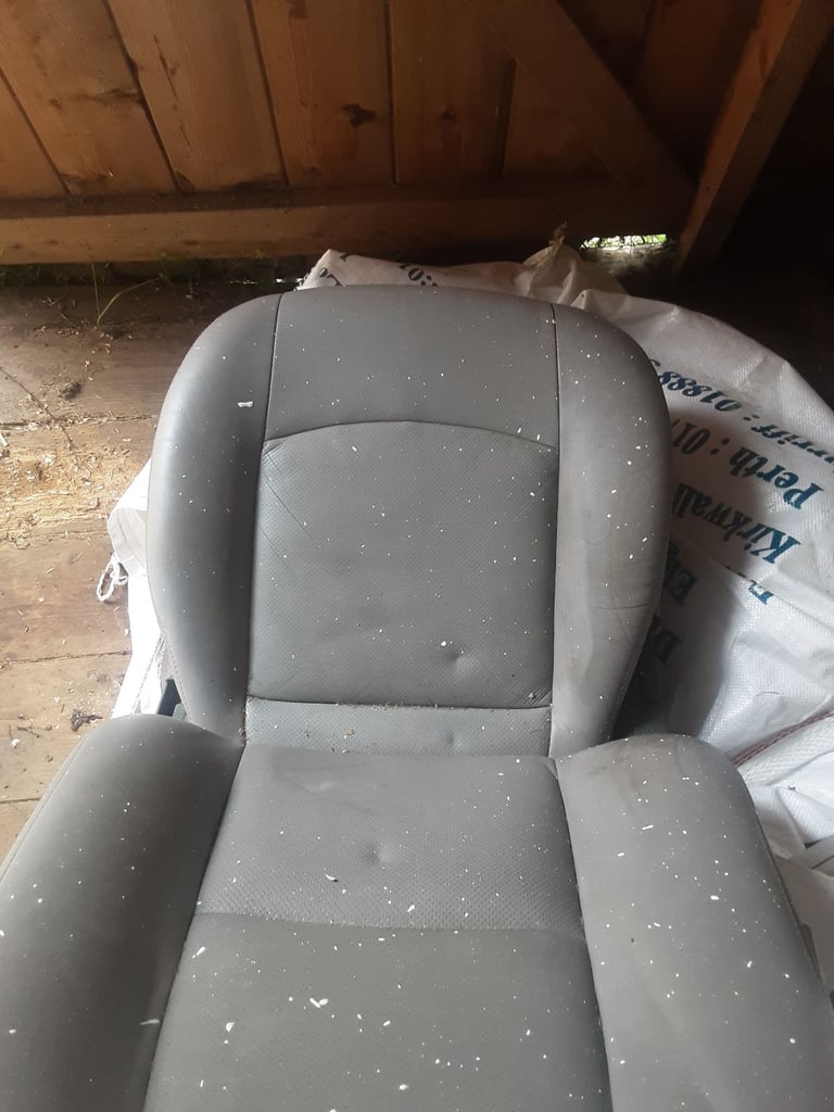 Tractor seat 