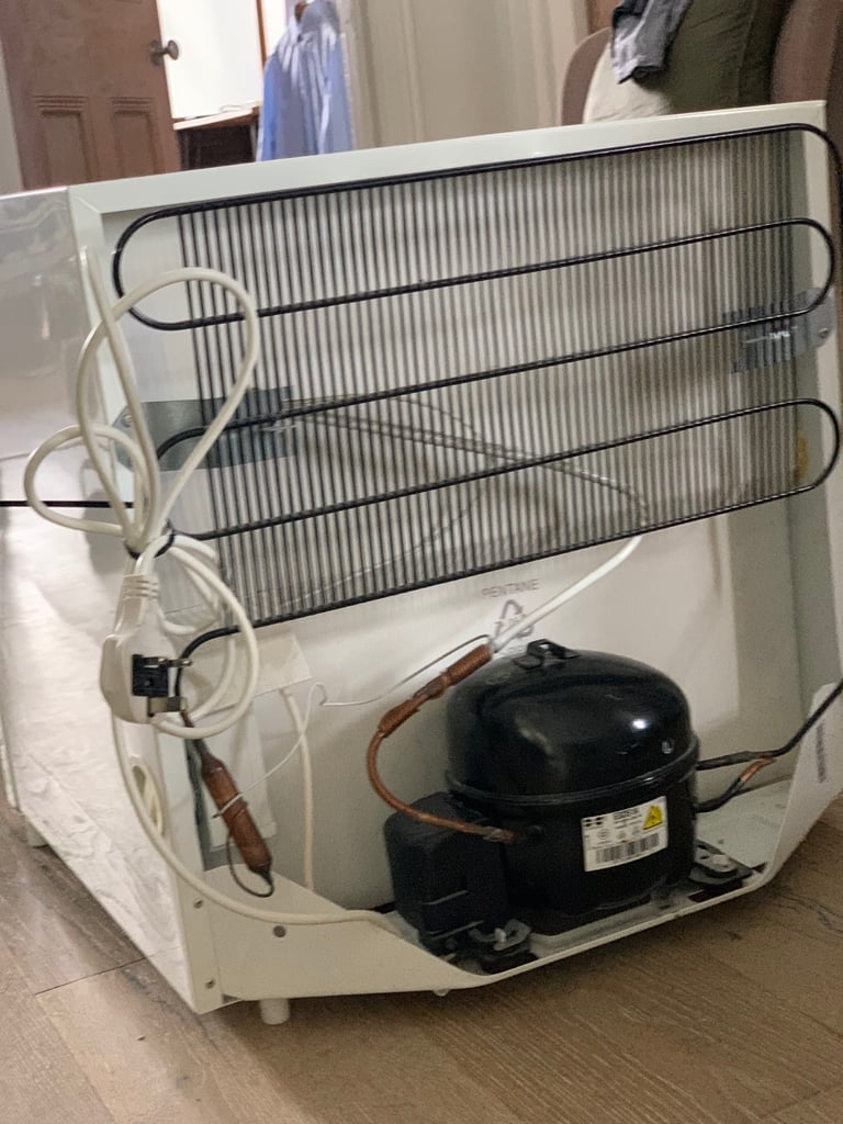 ZANUSSI small fridge freezer