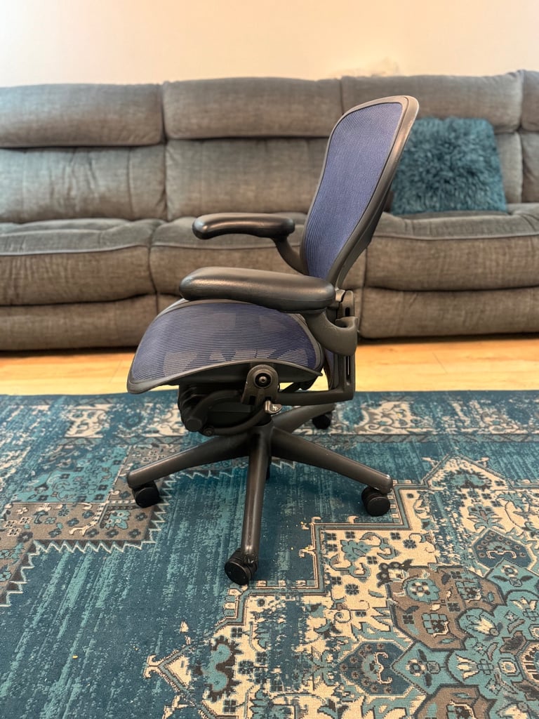 Herman Miller Aeron B 