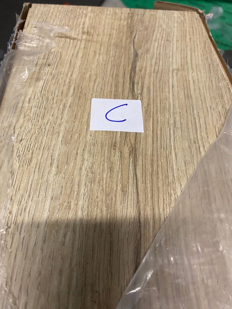 LAMINATE FLOORING. Various Colour/Amounts. DELIVERY OPTION