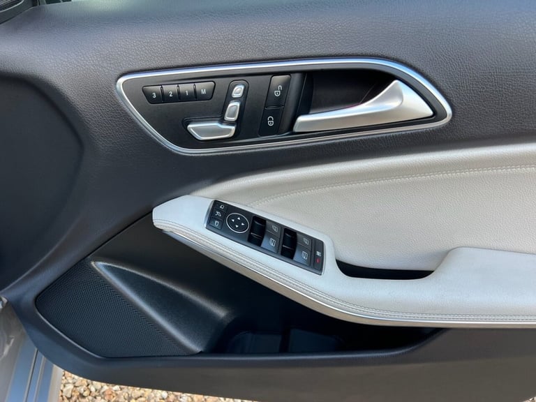 2017 Mercedes-Benz A-Class 2.1 A200d Sport (Premium Plus) Hatchback 5dr Diesel 7G-DCT Euro 6 (s/s...